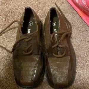 Brown dress shoes